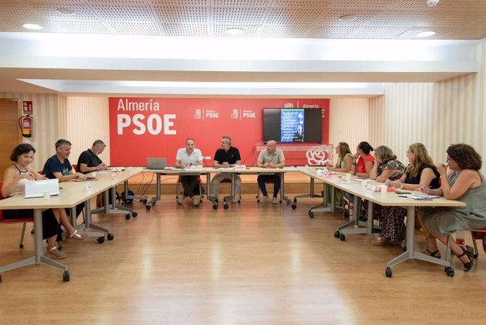 Imagen del encuentro que han celebrado este martes en Almería los secretarios de Organización provinciales del PSOE-A, coordinados por el responsable regional, Jacinto Viedma.