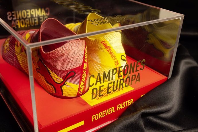 Puma lanza unas botas como homenaje a Carvajal y Cucurella por la Eurocopa de Alemania.