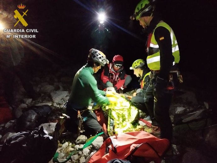 Rescatan a un montañero con traumatismo craneoencefálico al caer en el glaciar del Aneto (Huesca