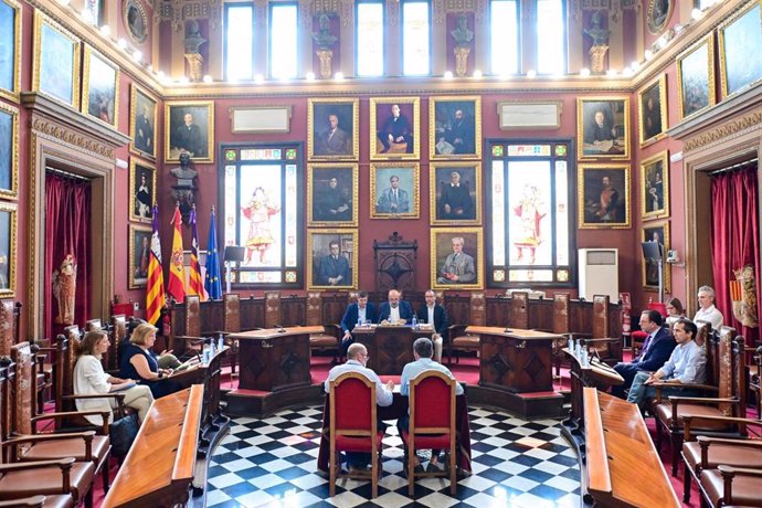 Consejo de Capitalidad celebrado en la Sala de Plenos del Ayuntamiento de Palma.