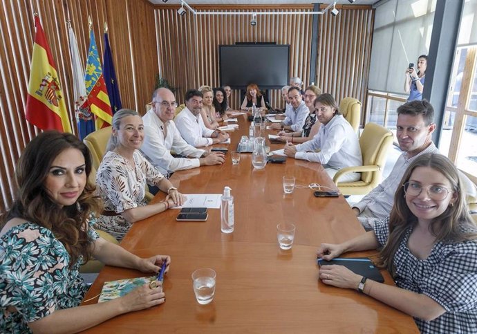 Archivo - Alicante.- El equipo de gobierno del Ayuntamiento aprueba la segunda modificación de créditos por 21 millones de euros