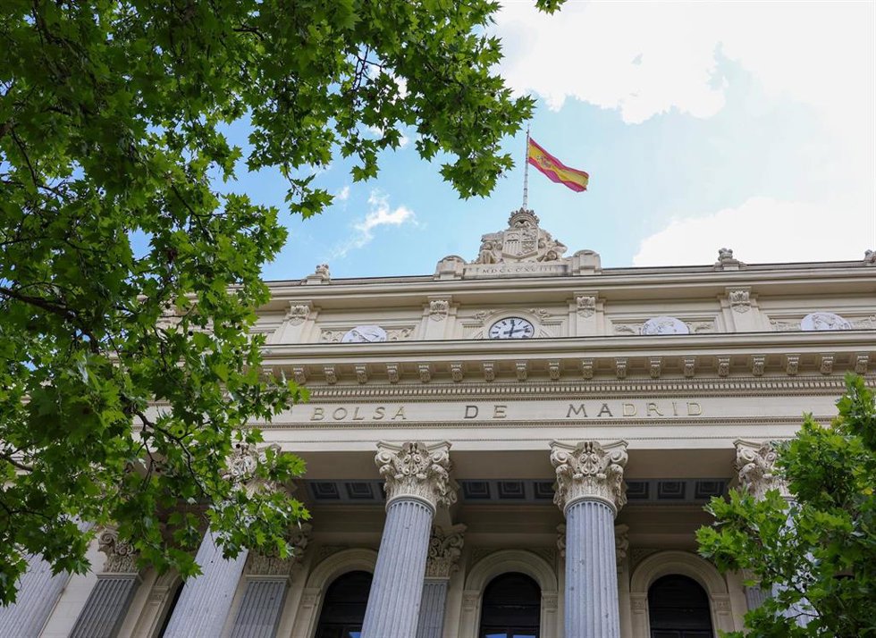 Archivo - Fachada del Palacio de la Bolsa, a 20 de junio de 2023, en Madrid (España).