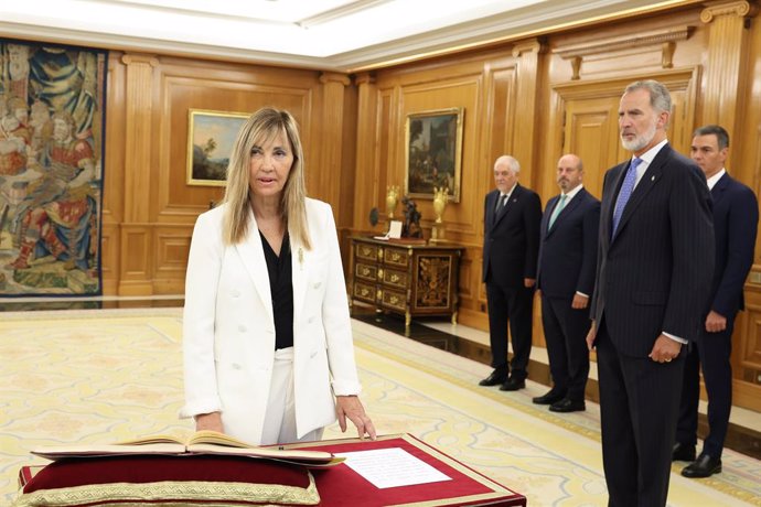 La nueva presidenta del Tribunal Supremo y del Consejo General del Poder Judicial, María Isabel Perelló Doménech, jura su cargo ante el Rey Felipe VI, en el Palacio de la Zarzuela, a 4 de septiembre de 2024, en Madrid (España). Tras la elección por parte 