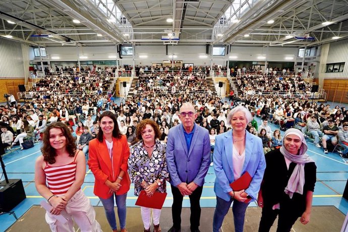 El rector destaca "la ilusión" de recibir nuevos estudiantes que eligen la UR "en una etapa tan importante en su vida"