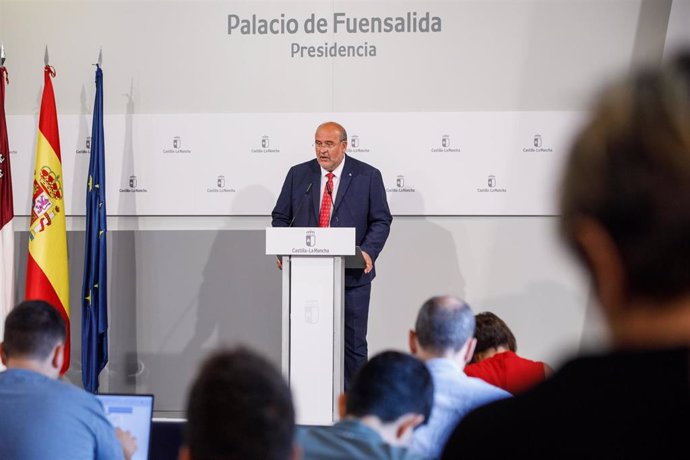 El Vicepresidente Primero Del Gobierno En Castilla-La Mancha, José Luis Martínez Guijarro, En Rueda De Prensa.