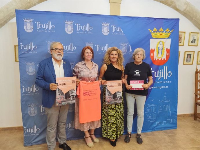 Presentación circuito de marchas rosas en Trujillo