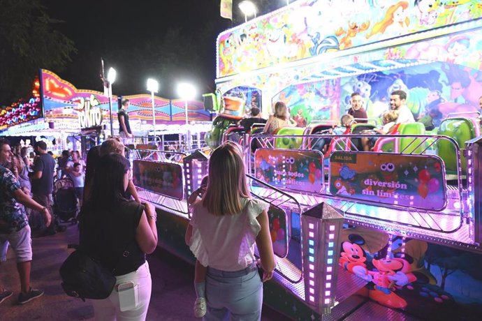 Una de las atracciones del recinto ferial de Tomares.