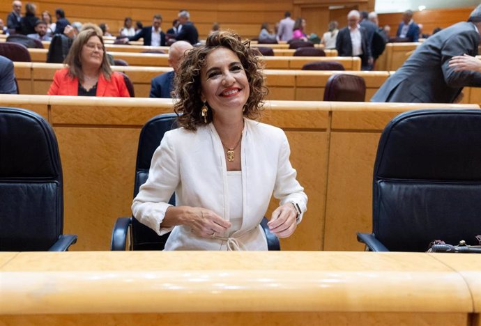 La vicepresidenta primera y ministra de Hacienda, María Jesús Montero, durante un pleno en el Senado