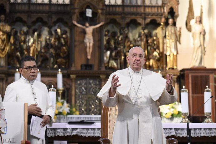 El Papa se encuentra con la comunidad católica en Indonesia