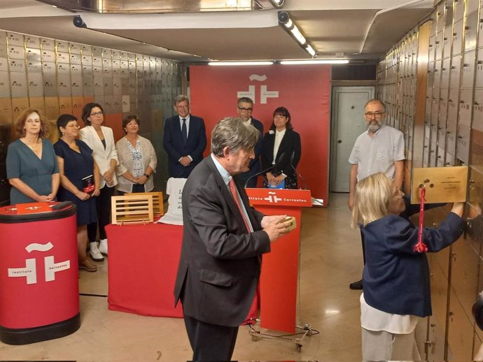 Acto de homenaje por el cien aniversario del poeta valenciano Vicent Andrés Estellés