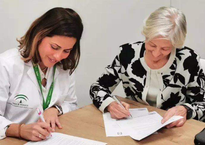 La ya exgerente del Hospital de Valme, Rocío del Castillo, durante la firma de un convenio de colaboración.