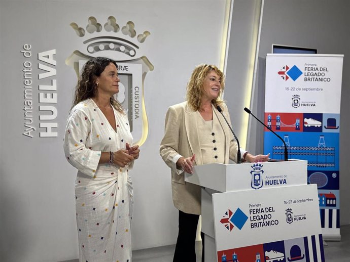 La alcaldesa de Huelva, Pilar Miranda, en rueda de prensa.