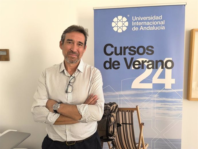 El jefe de servicio en medicina preventiva y salud pública del Hospital Universitario de Jaén, Rafael Martín Nogueras, en la sede de la UNIA en Baeza (Jaén).