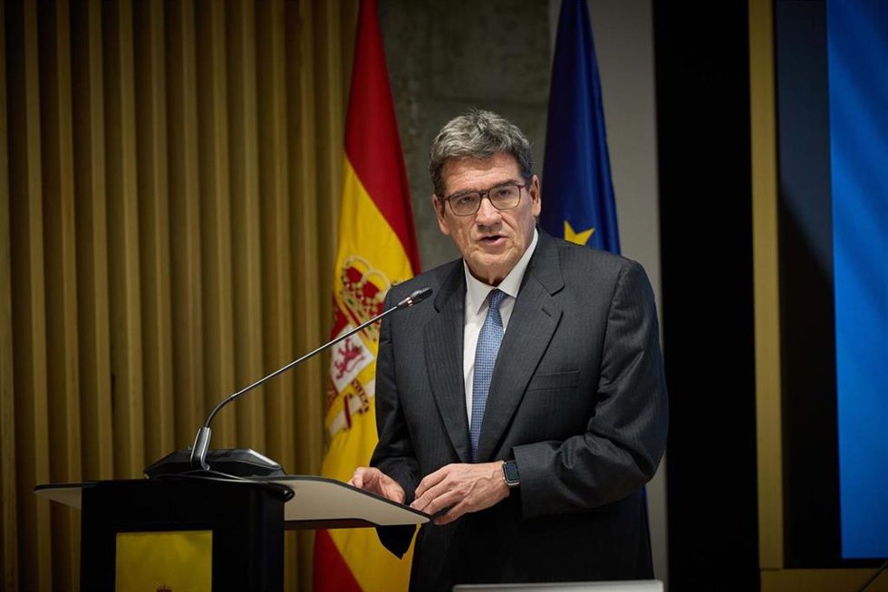 Archivo - El ministro para la Transformación Digital y de la Función Pública, José Luis Escrivá, ofrece una rueda de prensa, en la sede del Ministerio, a 1 de julio de 2024, en Madrid (España).