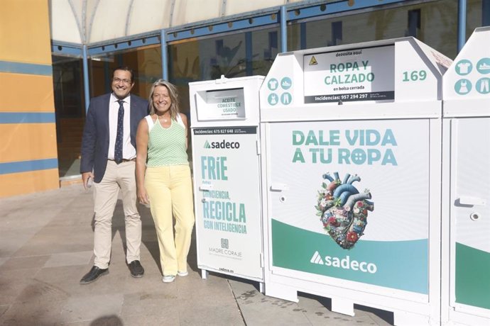 Presentación de los nuevos servicios de recogida de textil y aceite usado de Sadeco.