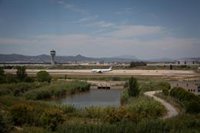 Alcaldes de municipios próximos al Aeropuerto de El Prat piden al Govern que se les tenga en cuenta