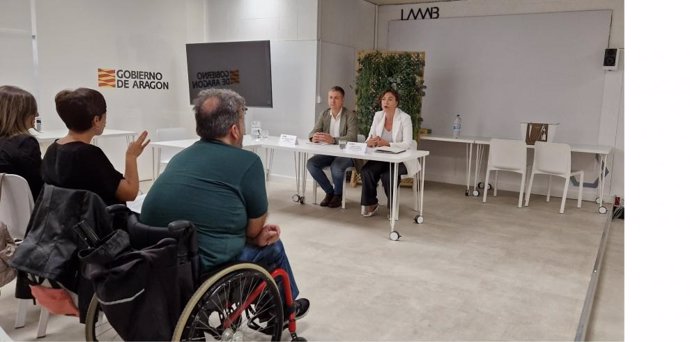 La directora general de Igualdad de Oportunidades, María Victoria Alquézar, con el presidente de CERMI, Jesús Carlos Laiglesia.