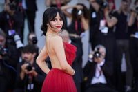Jenna Ortega, contra los reboots femeninos: "No quiero ver una Jamie Bond"