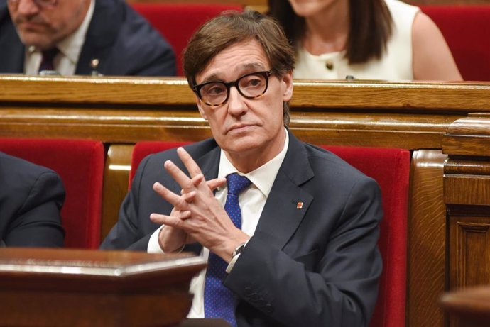 El president de la Generalitat, Salvador Illa, durante el primer pleno desde que fuera elegido presidente de la Generalitat, en el Parlament, a 5 de septiembre de 2024, en Barcelona, Catalunya (España).  El presidente de la Generalitat, Salvador Illa, exp