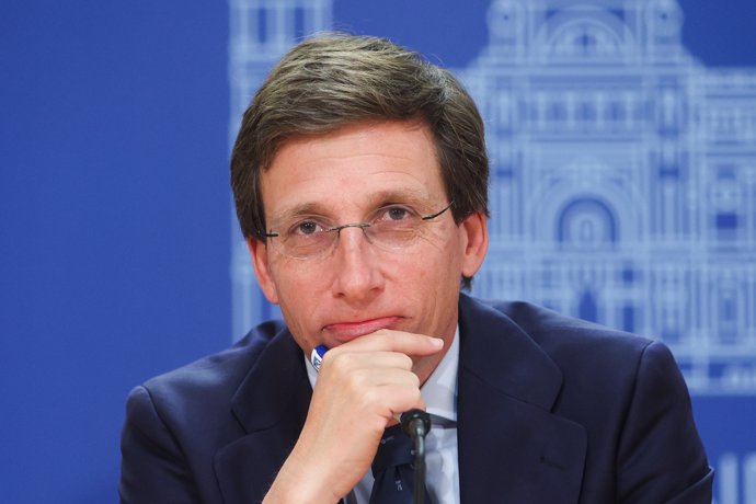 El alcalde de Madrid, José Luis Martínez-Almeida, durante una rueda de prensa posterior a la Junta de Gobierno, en el Palacio de Cibeles, a 4 de abril de 2024, en Madrid (España).