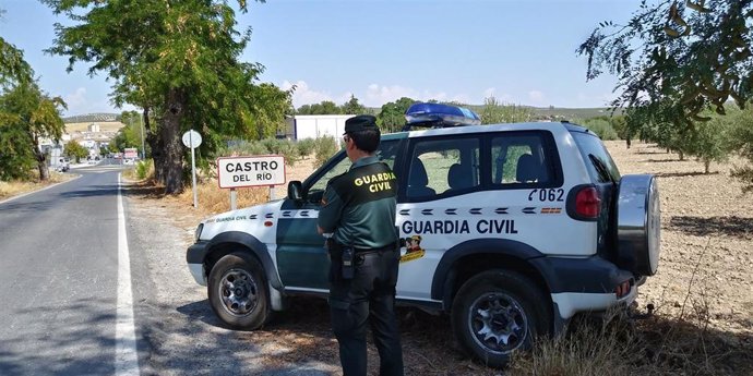 Archivo - Guardia Civil en Castro del Río.