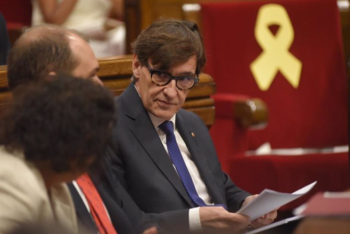 El president de la Generalitat, Salvador Illa, durante el primer pleno desde que fuera elegido presidente de la Generalitat, en el Parlament, a 5 de septiembre de 2024, en Barcelona, Catalunya (España).  El presidente de la Generalitat, Salvador Illa, exp