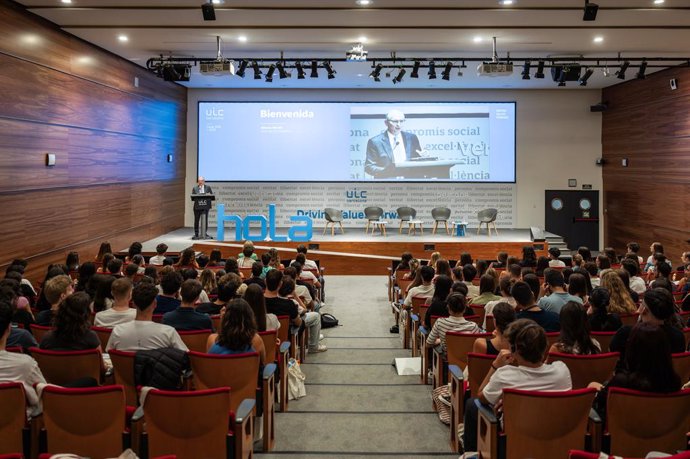 Acto de inuaguración del curso 24-25 de UIC Barcelona