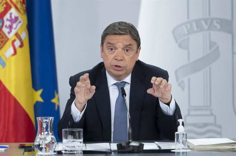 Archivo - El ministro de Agricultura, Pesca y Alimentación, Luis Planas, comparecen tras la reunión del Consejo de Ministros, en La Moncloa, a 7 de junio de 2022, en Madrid (España). Durante la comparecencia han informado de la aprobación del proyecto d