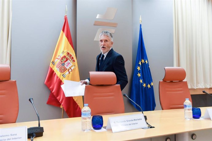 El ministro del Interior, Fernando Grande-Marlaska, llega a la presentación del Balance de Siniestralidad Vial correspondiente a este verano