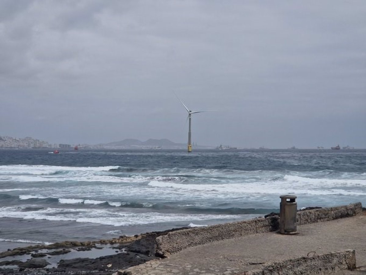 Telde (Gran Canaria) detecta en su costa una mancha de fuel procedente del vertido de combustible del Puerto de La Luz