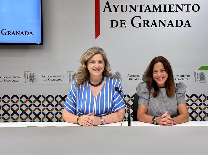 Las ediles de Vox de Granada Beatriz Sánchez Agustino y Mónica Rodríguez Gallego