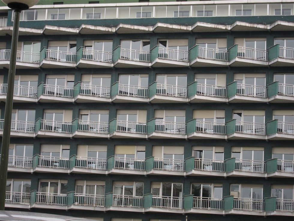 Archivo - La gerencia del Hospital Universitario Central de Asturias (HUCA) ha negado este lunes el cierre de la farmacia del Instituto Nacional de Silicosis (INS). "Nunca se ha barajado el cierre de la Farmacia del INS, se trata de una decisión con bas
