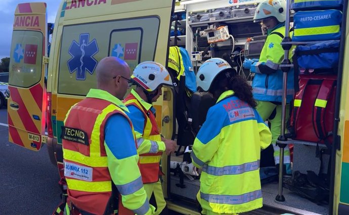 Muere una mujer atropellada en extrañas circunstancias en una vía de servicio de la A-6 por un coche que se fuga