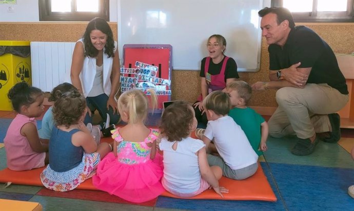 Visita a la Escuela Municipal Infantil Pedro Expósito.