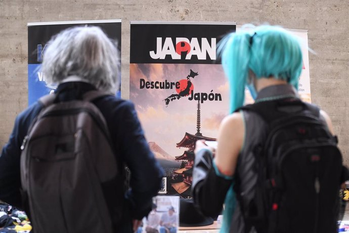 Archivo - Varias personas asisten a la VII edición de ‘Madrid Otaku’. ARCHIVO.