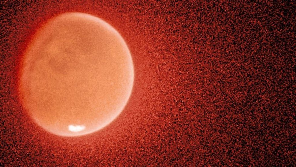 Imagen de Marte tomada por el Hubble en el ultravioleta lejano