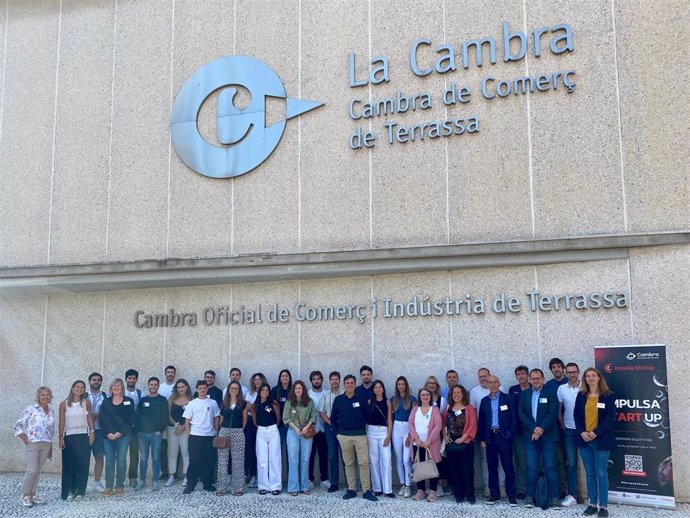 Representantes de las 15 startups de la demarcación de la Cámara de Terrassa (Barcelona) participantes en el programa de aceleración 'Impulsa Startup'