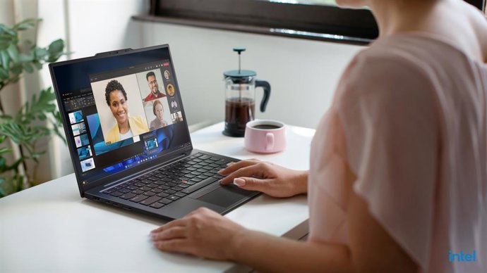 Latam.-Portaltic.-Lenovo presenta los portátiles ThinkPad y Yoga Slim Aura Edition con funciones inteligentes personalizables