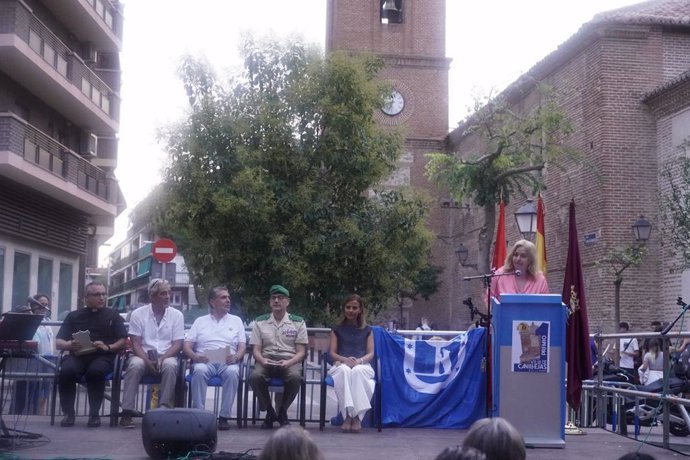 La vicealcaldesa, Inma Sanz, ha presidido la entrega de los I premios Villa de Canillejas acompañada por la concejala del distrito, Almudena Maíllo