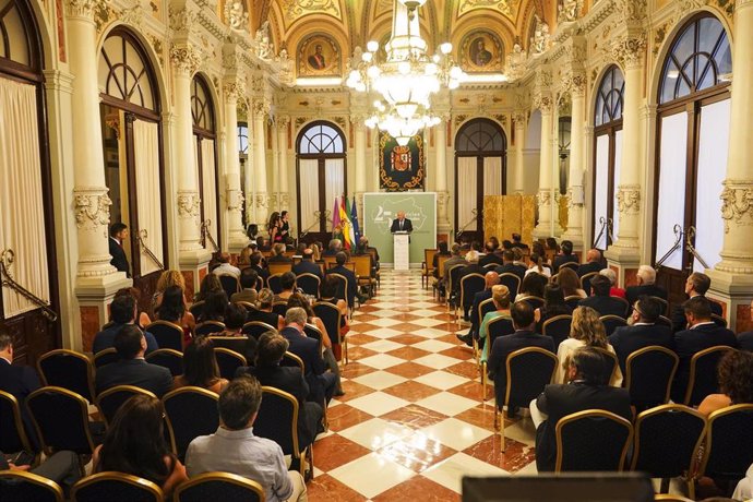 Acto conmemorativo del 25º aniversario de la puesta en marcha de los ocho servicios de noticias de ámbito provincial de Europa Press Andalucía en el Salón de los Espejos del Ayuntamiento, a 5 de septiembre de 2024 en Málaga