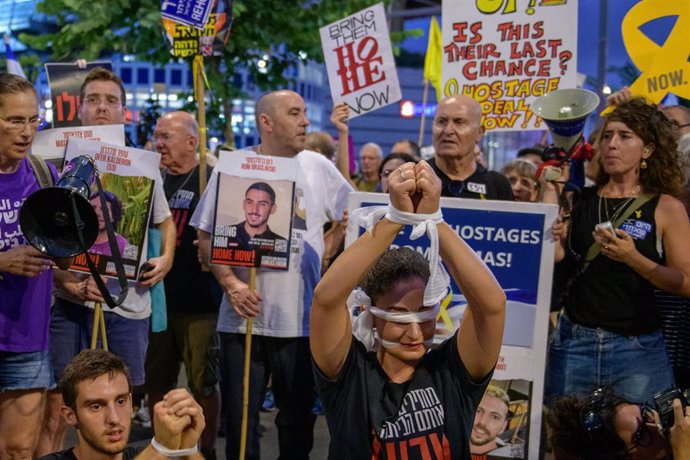 Manifestación en Tel Aviv pidiendo la liberación de los rehenes retenidos por Hamás