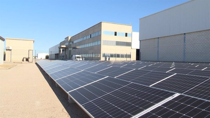 Los paneles solares de GFM ilustran cada vez más industrias de La Mancha