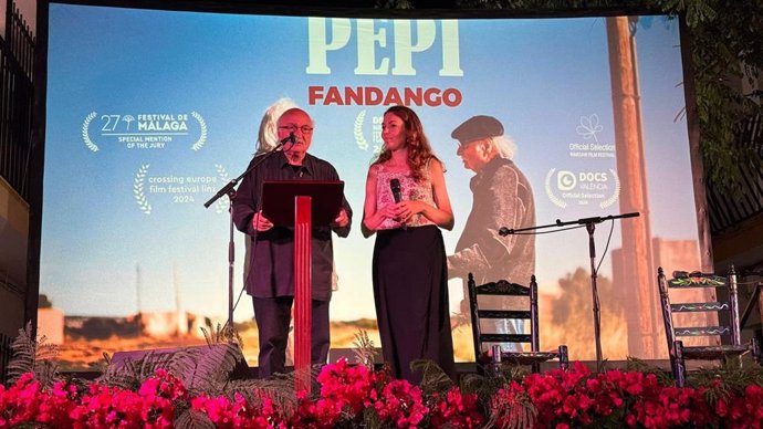 Peter Perez y la directora de cine, Lucija Stojevic, en el preestreno en Paterna de Rivera del documental 'Pepi Fandango'