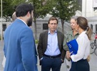 Almeida comparte con Ayuso que la financiación de CCAA es un tema multilateral y niega "posturas antagónicas" en el PP