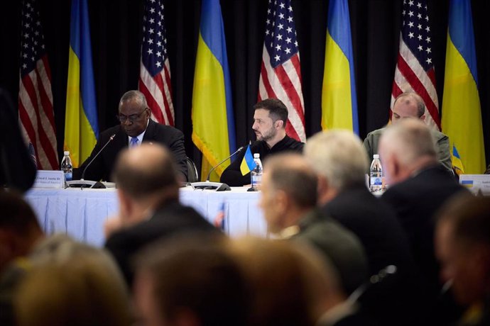 El presidente de Ucrania, Volodimir Zelenski, participa en la reunón del grupo de aliados en la base de Ramstein (Alemania)