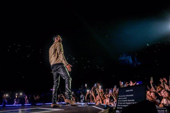 Archivo - El cantante Romeo Santos durante una actuación en el Wizink Center de Madrid