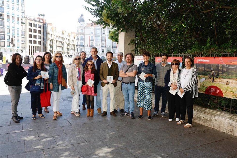 Inauguración de la exposición 'Entre todos avanzamos. Cada paso cuenta'