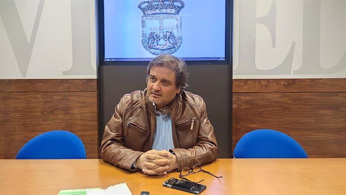 El concejal de IU-Convocatoria por Oviedo Alejandro Suárez.