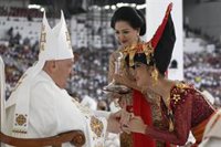 Los católicos de Papúa Nueva Guinea caminaron "dos o tres semanas" para poder ver al Papa, según el obispo
