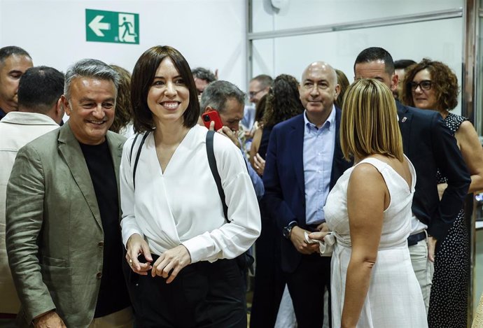 La secretaria general del PSPV-PSOE, Diana Morant, llega a la primera reunión del Grupo Socialista en Les Corts Valencianes